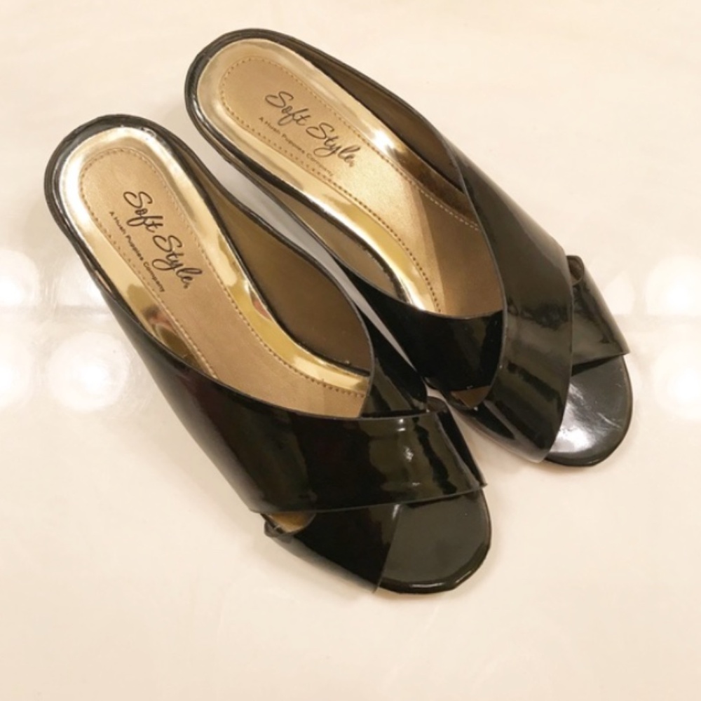 Soft Style by Hush Puppies Shiny Black Patent Leather Crisscross Wedges size 8.5
